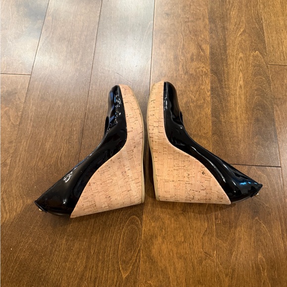 Stuart Weitzman Women's Corkswoon Wedge Pump, Black Patent, Size 8.5 M - Picture 7 of 11